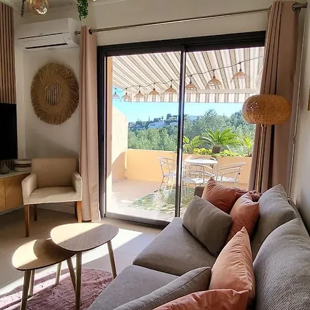 Le De Avec Acces Piscine *